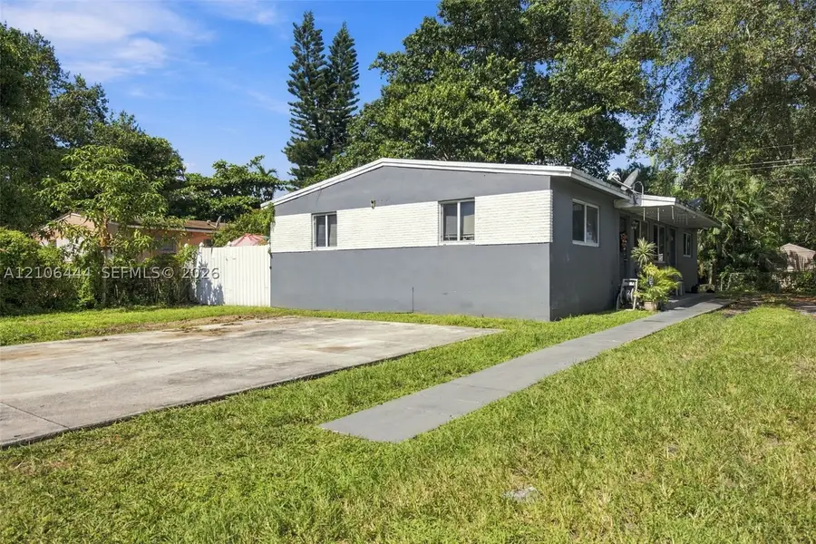 6351 Hayes St, Hollywood, FL 33024 - #3