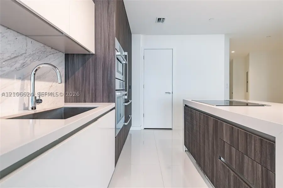 851 NE 1st Ave #2100, Miami, FL 33132 - #3