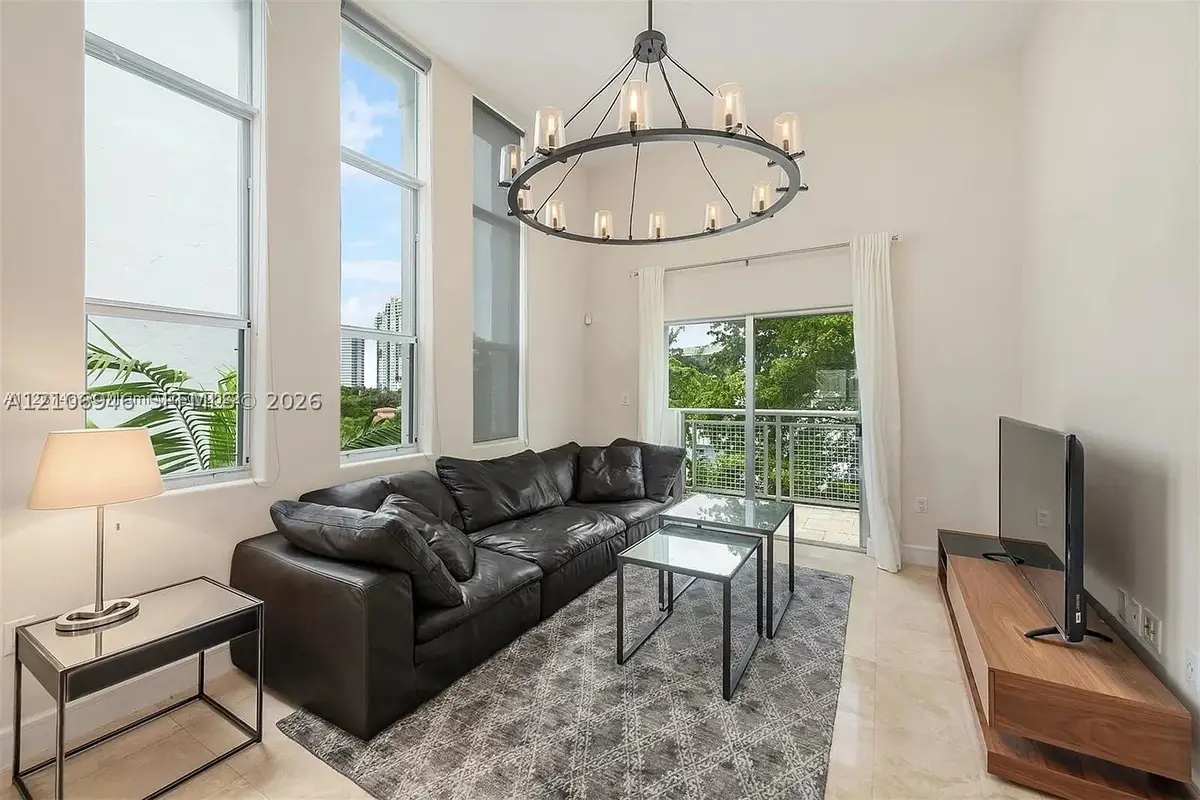 1040 10th St #402, Miami Beach, FL 33139 - #1