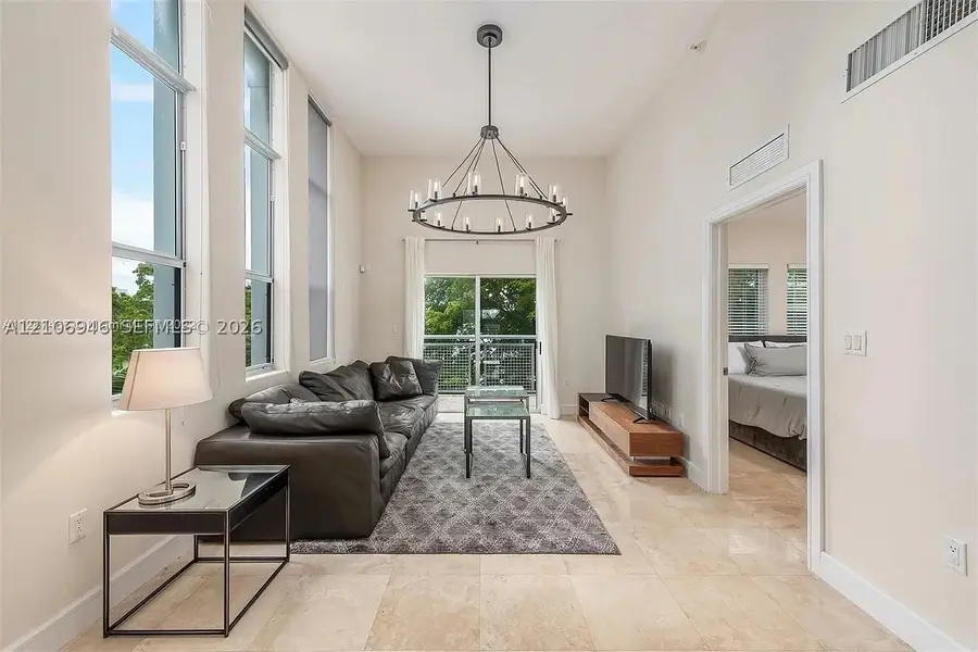 1040 10th St #402, Miami Beach, FL 33139 - #2