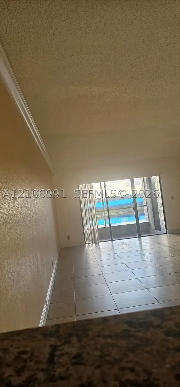 280 Racquet Club Rd #103, Weston, FL 33326