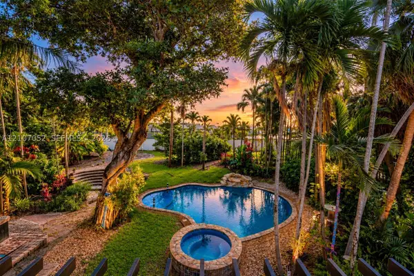 2200 Lazy Ln, Lazy Lake, FL 33305