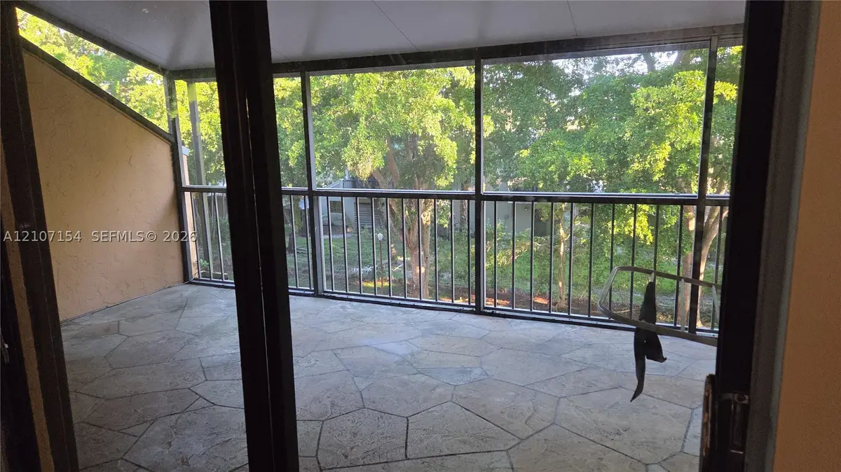 450 Commodore Dr #311, Plantation, FL 33325 - #1