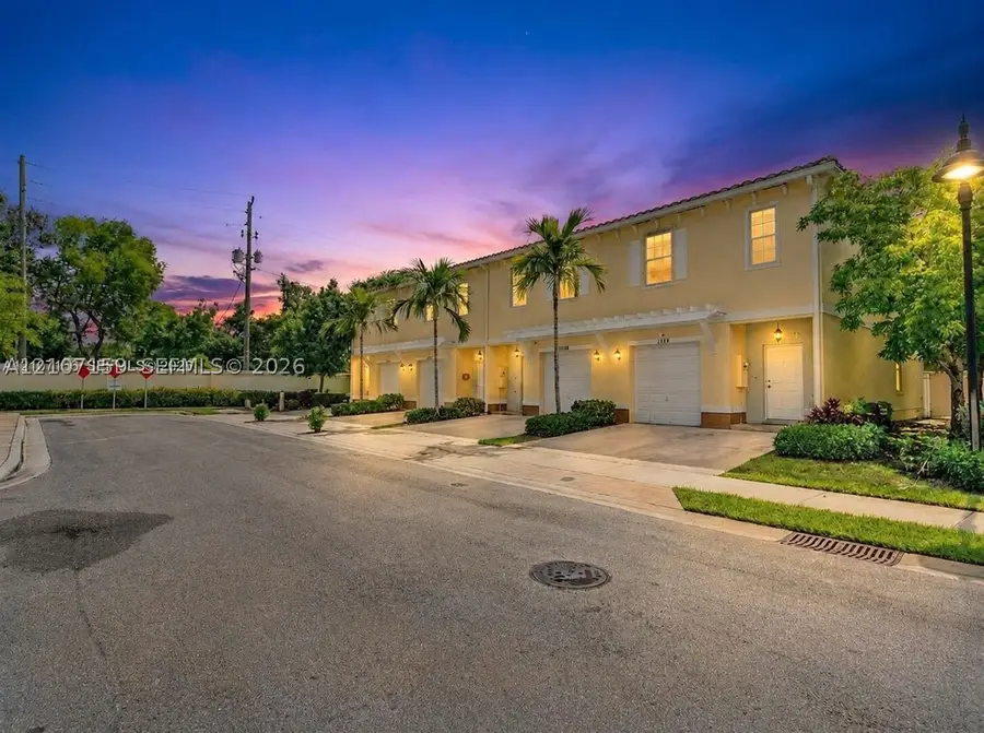 1128 NW 40th Ter, Lauderhill, FL 33313 - #2