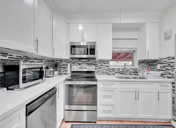 6505 Pines Pkwy, Hollywood, FL 33023