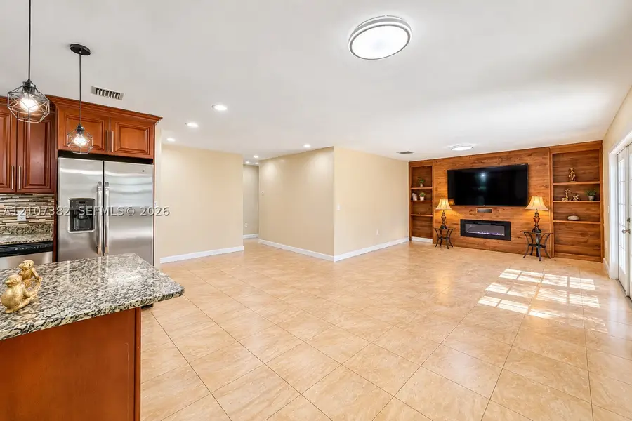 859 Caroline Cir, Lake Belvedere Estates, FL 33413 - #2