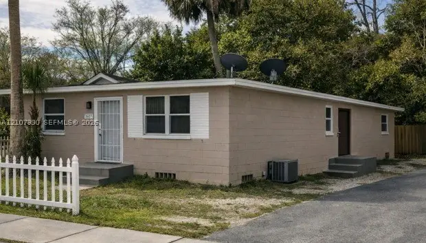 1630 Barnett St, Jacksonville, FL 32209 - #1