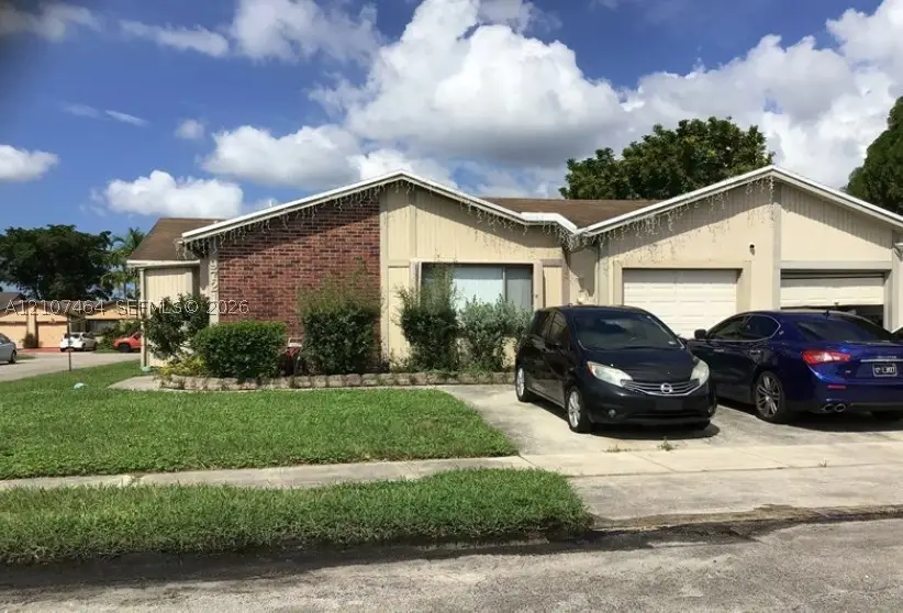 9721 W Daffodil Ln, Miramar, FL 33025 - #3