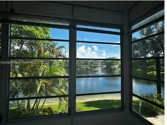 5003 NW 35th St #506, Lauderdale Lakes, FL 33319