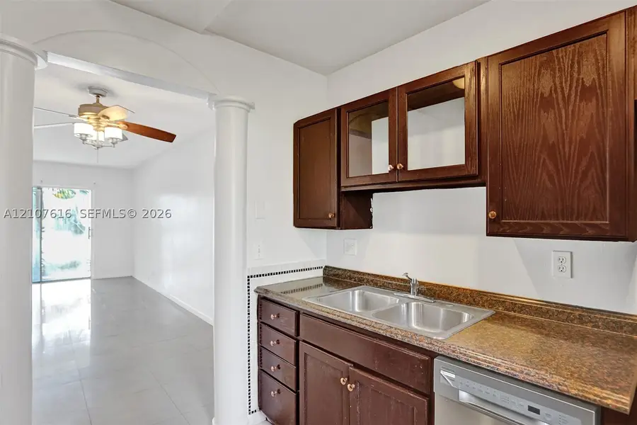 5420 NW 11th St #108, Plantation, FL 33313 - #2