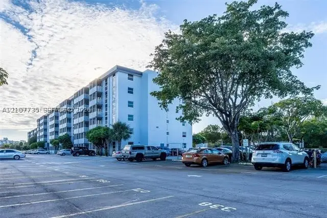 16950 W Dixie Hwy #A129, North Miami Beach, FL 33160 - #2
