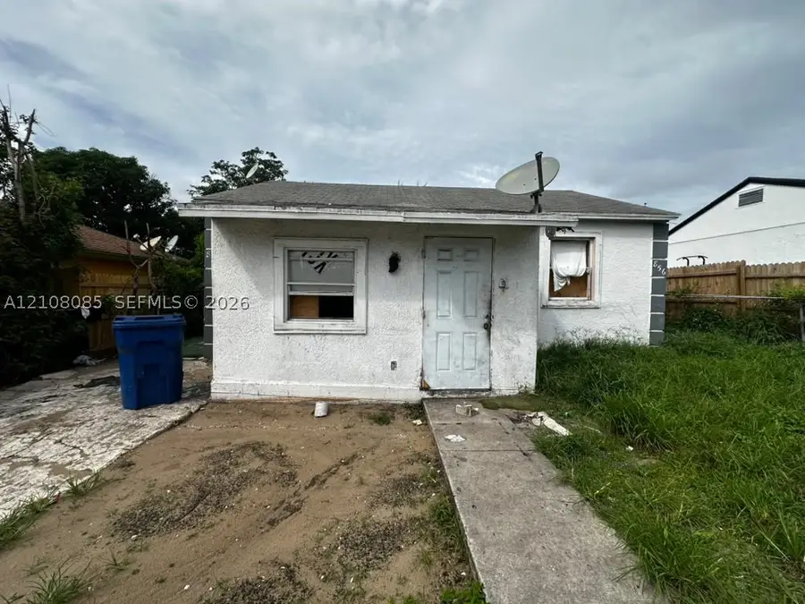 856 W 4th St, Riviera Beach, FL 33404 - #2