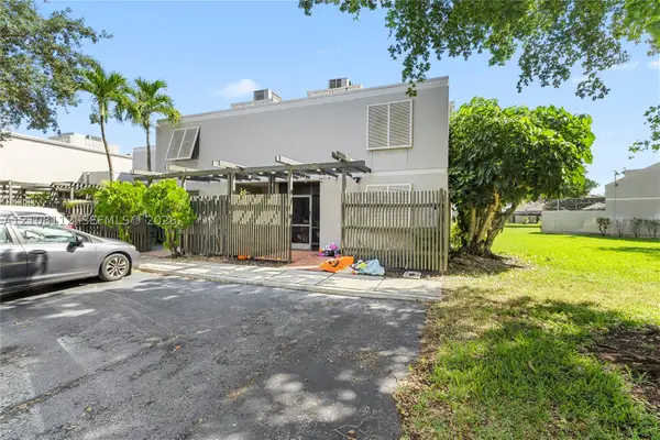 1431 NW 112th Ter, Pembroke Pines, FL 33026