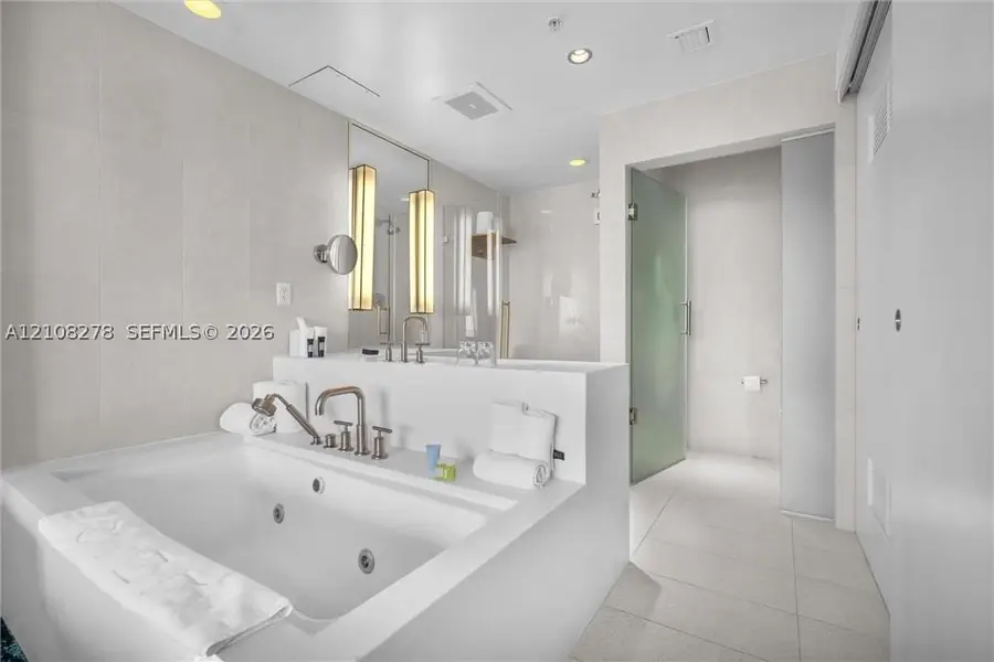 3101 Bayshore Dr #701, Fort Lauderdale, FL 33304 - #3