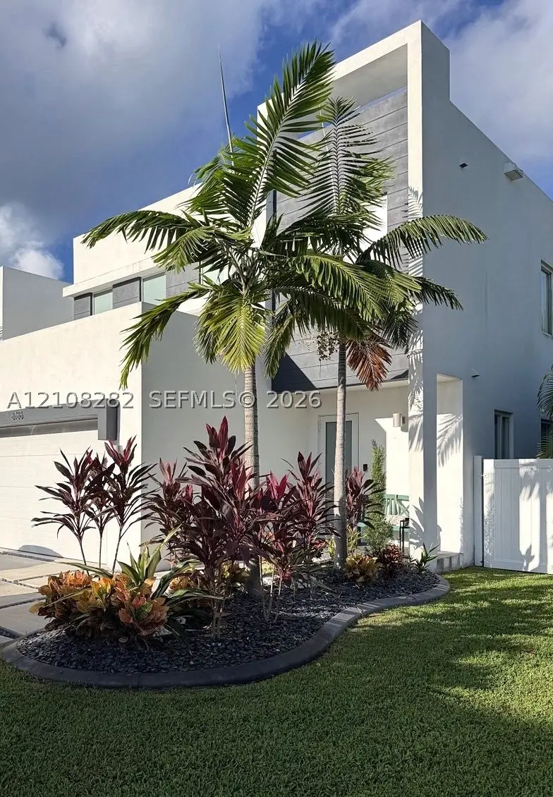 6766 NW 103rd Pl, Doral, FL 33178 - #1