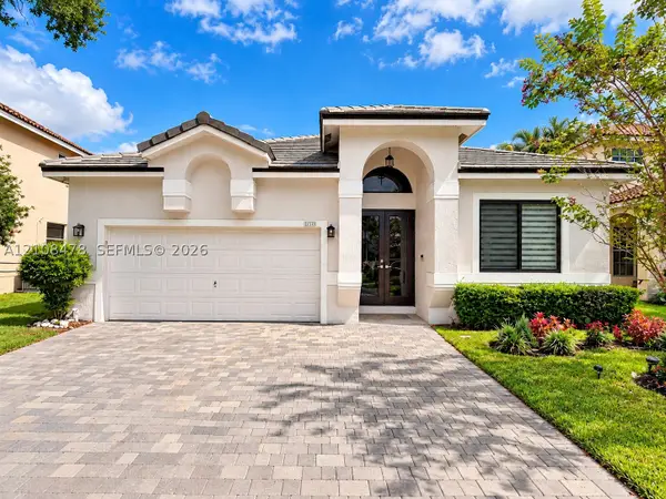 2233 NW 162nd Ter, Pembroke Pines, FL 33028