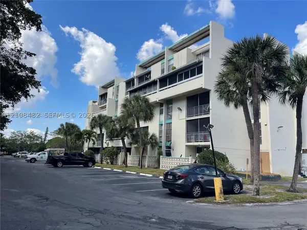 2029 NW 46th Ave #E106, Lauderhill, FL 33313