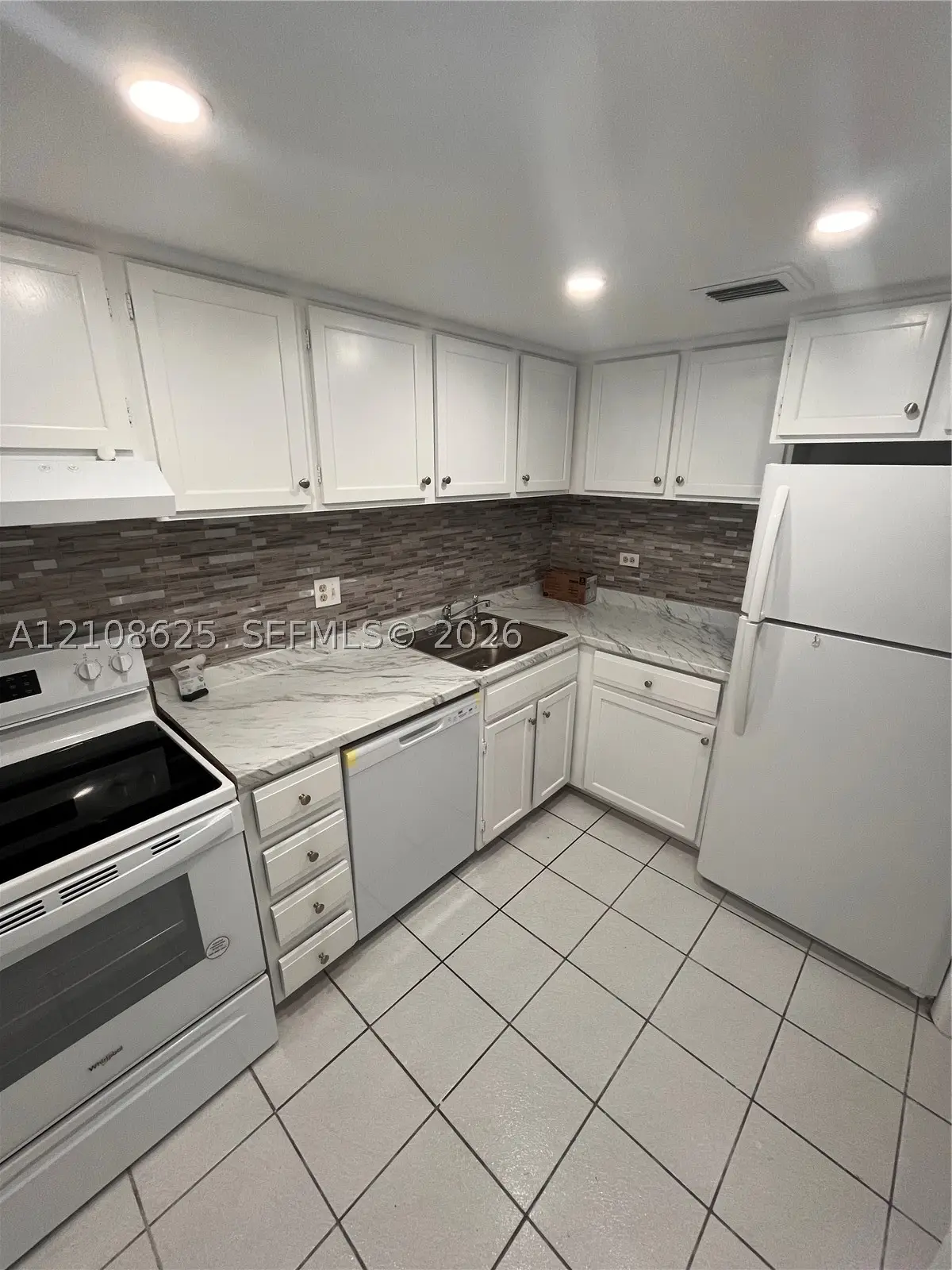 3650 Inverrary Dr #1Q, Lauderhill, FL 33319 - #1