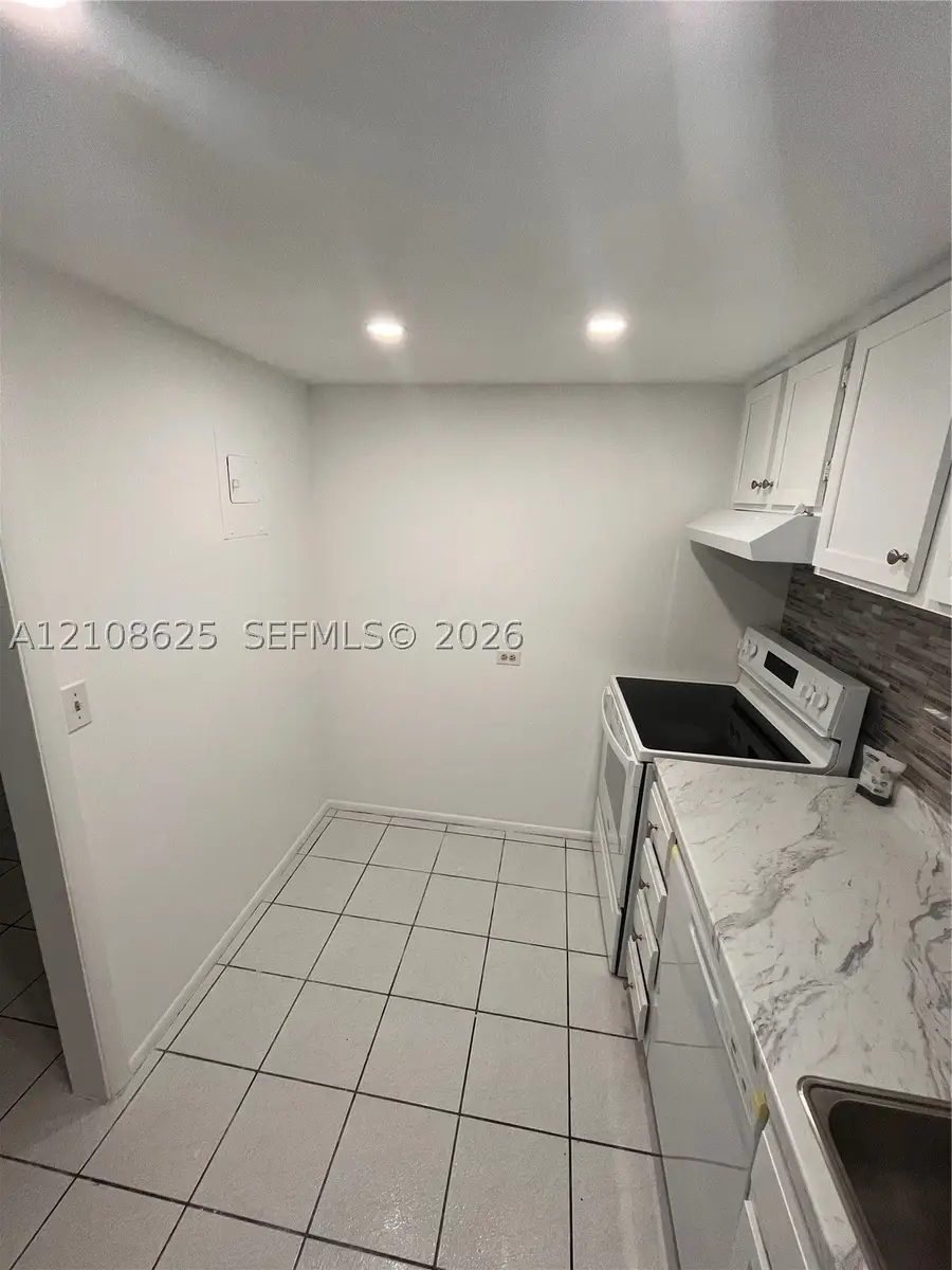 3650 Inverrary Dr #1Q, Lauderhill, FL 33319 - #2