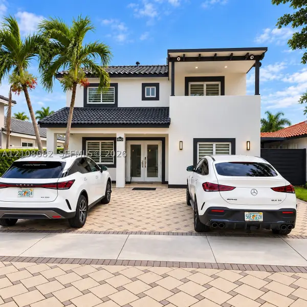 8943 NW 112th Ter, Hialeah Gardens, FL 33018