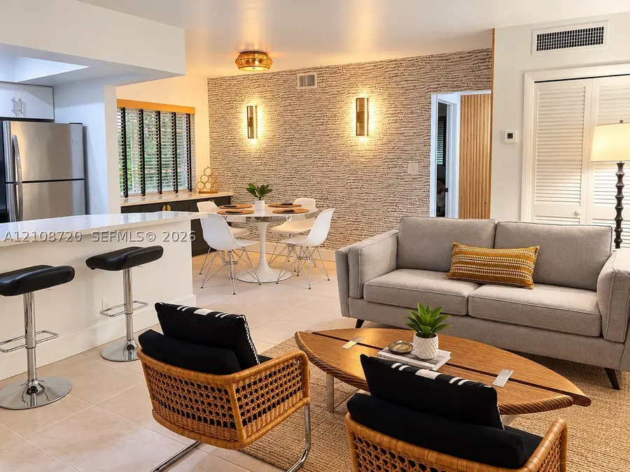 2404 NE 33rd Ave #3, Fort Lauderdale, FL 33305 - #2
