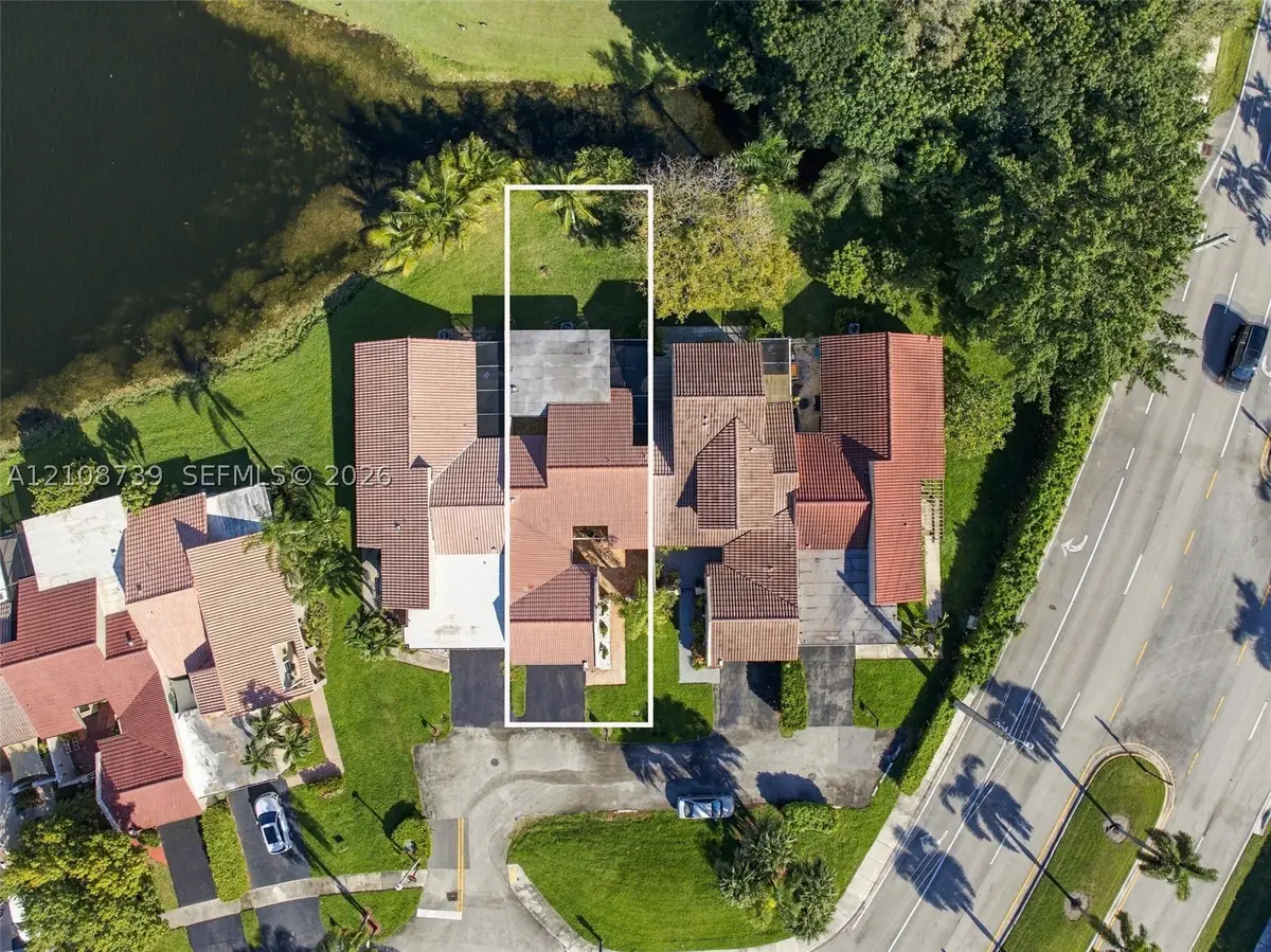 632 Village Lake Dr, Weston, FL 33326 - #1