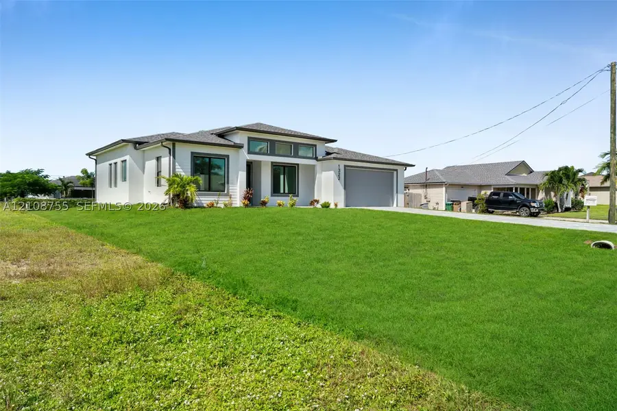 1322 NE 5th Pl, Cape Coral, FL 33909 - #2