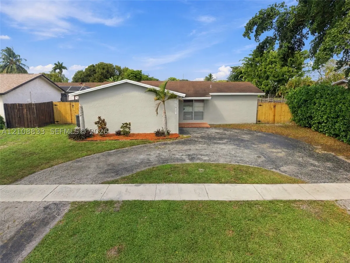 9611 Johnson St, Pembroke Pines, FL 33024 - #1