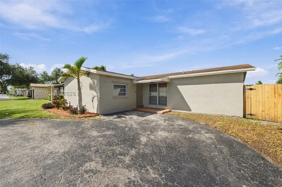 9611 Johnson St, Pembroke Pines, FL 33024 - #2