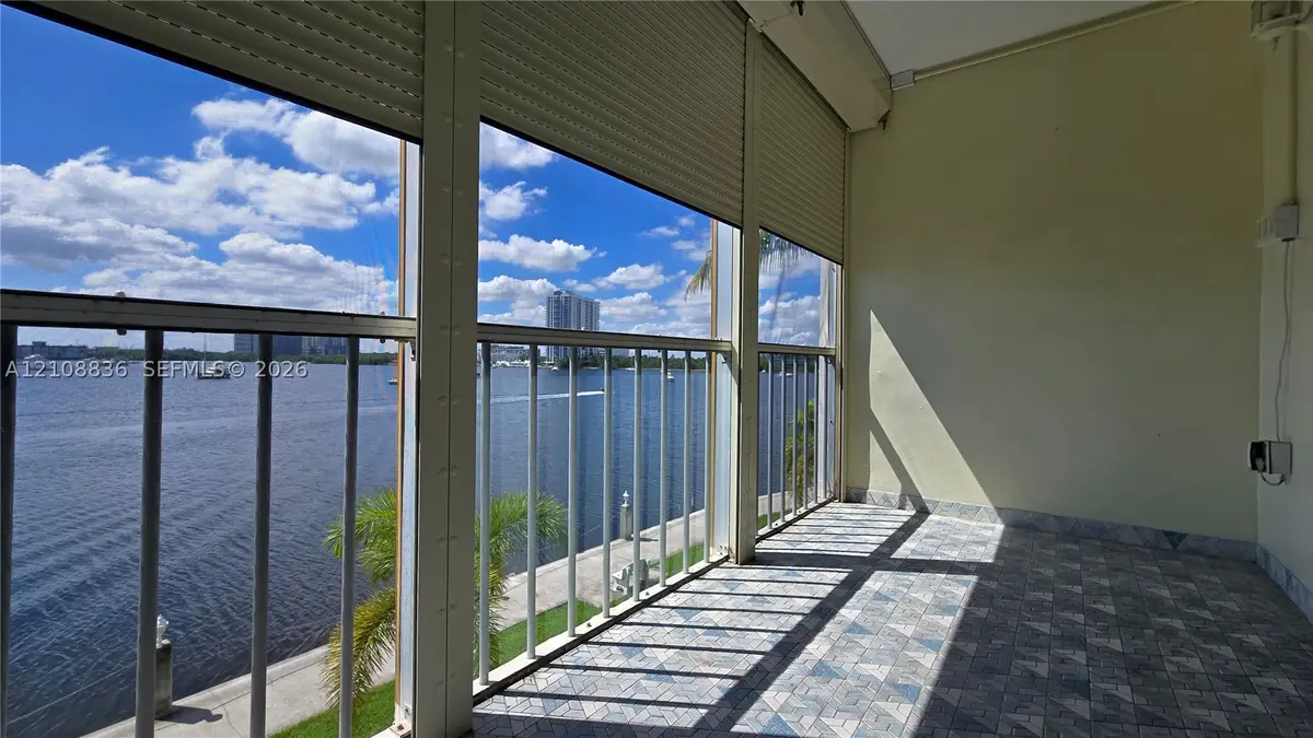 3000 Marcos Dr #P304, Aventura, FL 33160 - #1