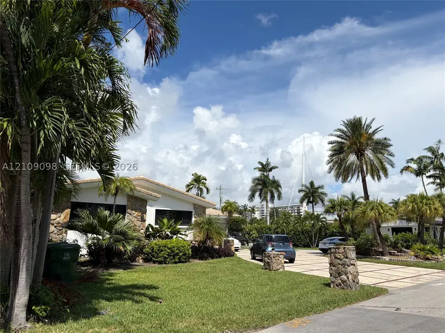 600 Hibiscus Dr, Hallandale Beach, FL 33009 - #2