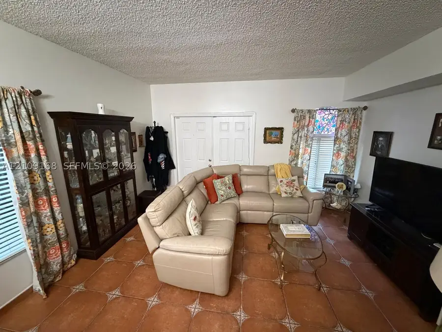 1090 SE 12th Ter, Homestead, FL 33035 - #2