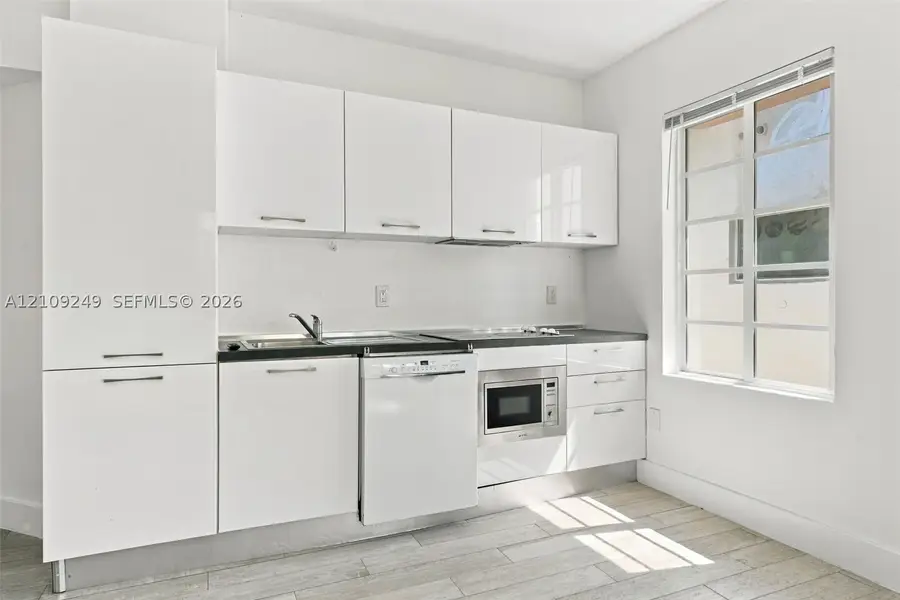 811 Jefferson Ave #201, Miami Beach, FL 33139 - #3