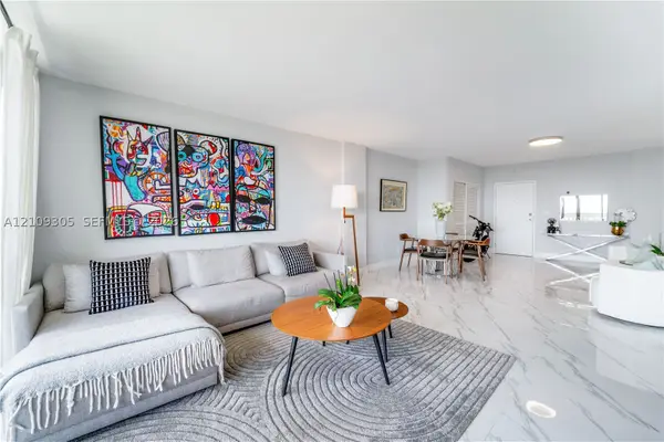 90 Edgewater Dr #1119, Coral Gables, FL 33133