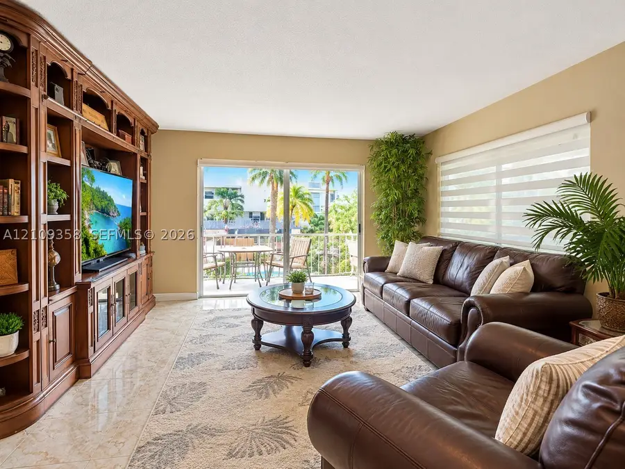 2200 Diana Dr #218, Hallandale Beach, FL 33009 - #2