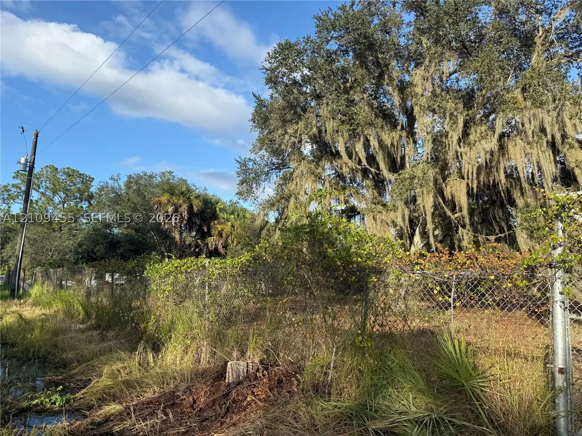 225 S Sendero St, Clewiston, FL 33440 - #1
