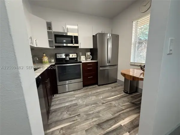 2811 Somerset Dr #200, Lauderdale Lakes, FL 33311