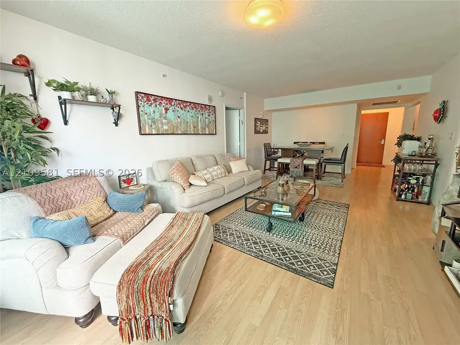 31 SE 5th St #1608, Miami, FL 33131 - #3