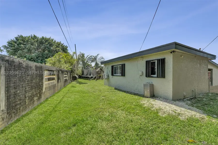 231 SW 64th Way, Pembroke Pines, FL 33023 - #2