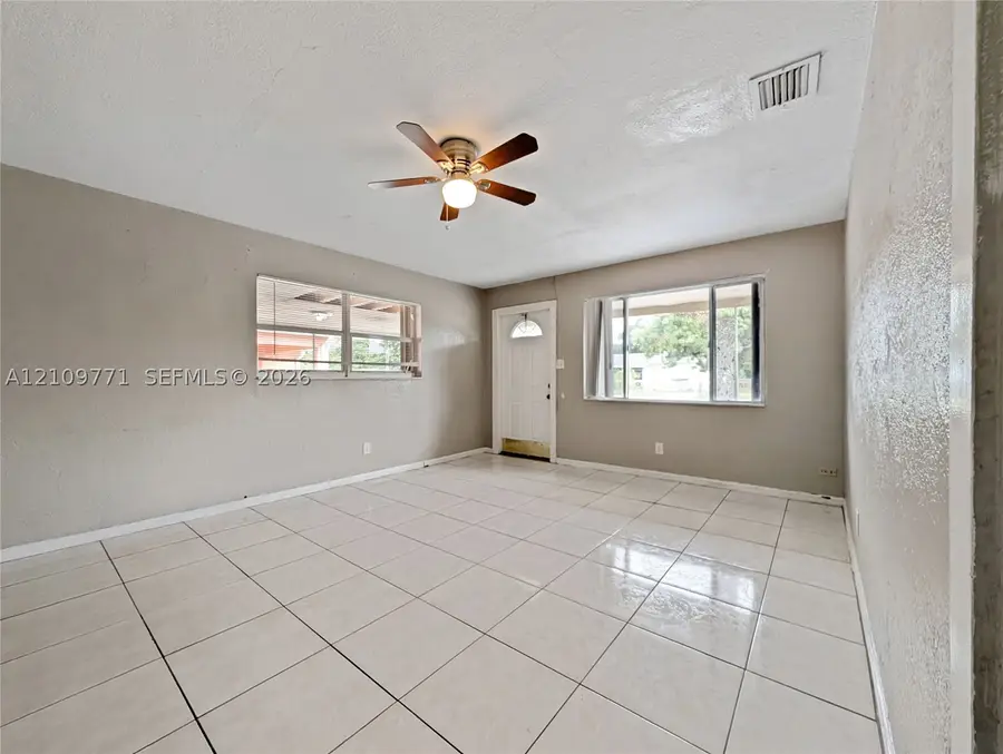 409 NW 18th Ave, Fort Lauderdale, FL 33311 - #2