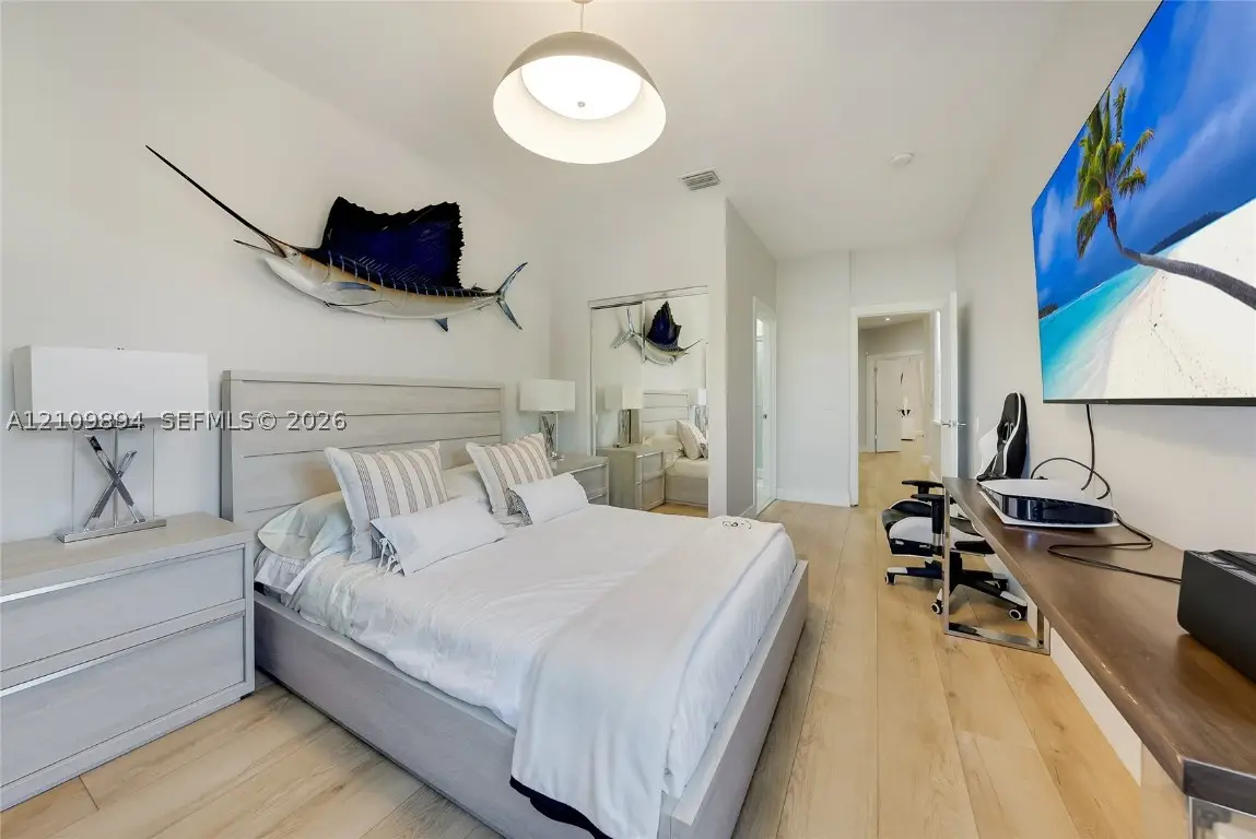 1366 W Harbor Vw W, Hollywood, FL 33019 - #1