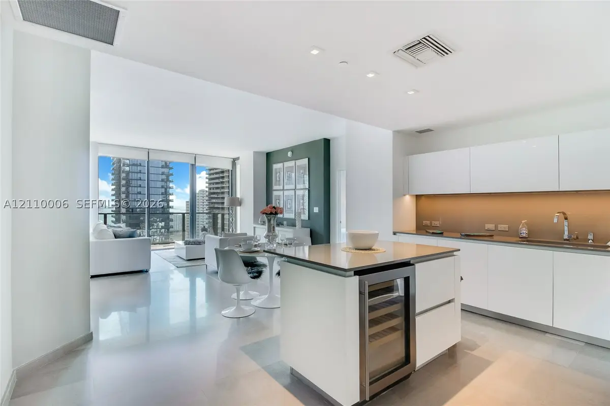 88 SW 7th St #2505, Miami, FL 33130 - #1