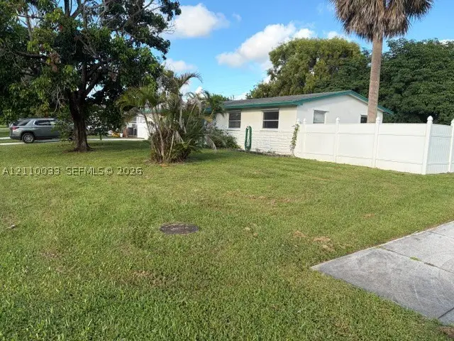 9442 Bellewood St, Palm Beach Gardens, FL 33410 - #2