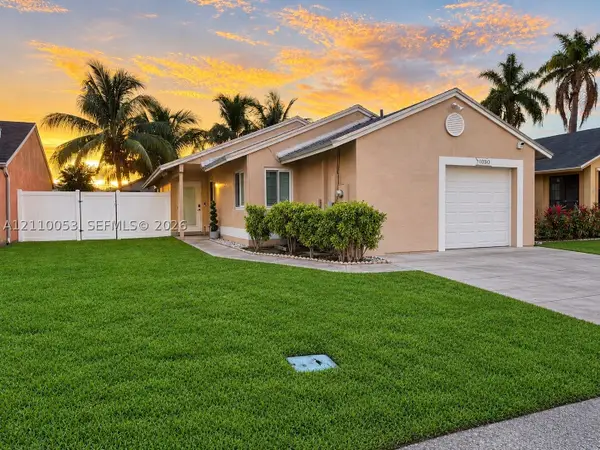 1030 SW 111th Ave, Pembroke Pines, FL 33025