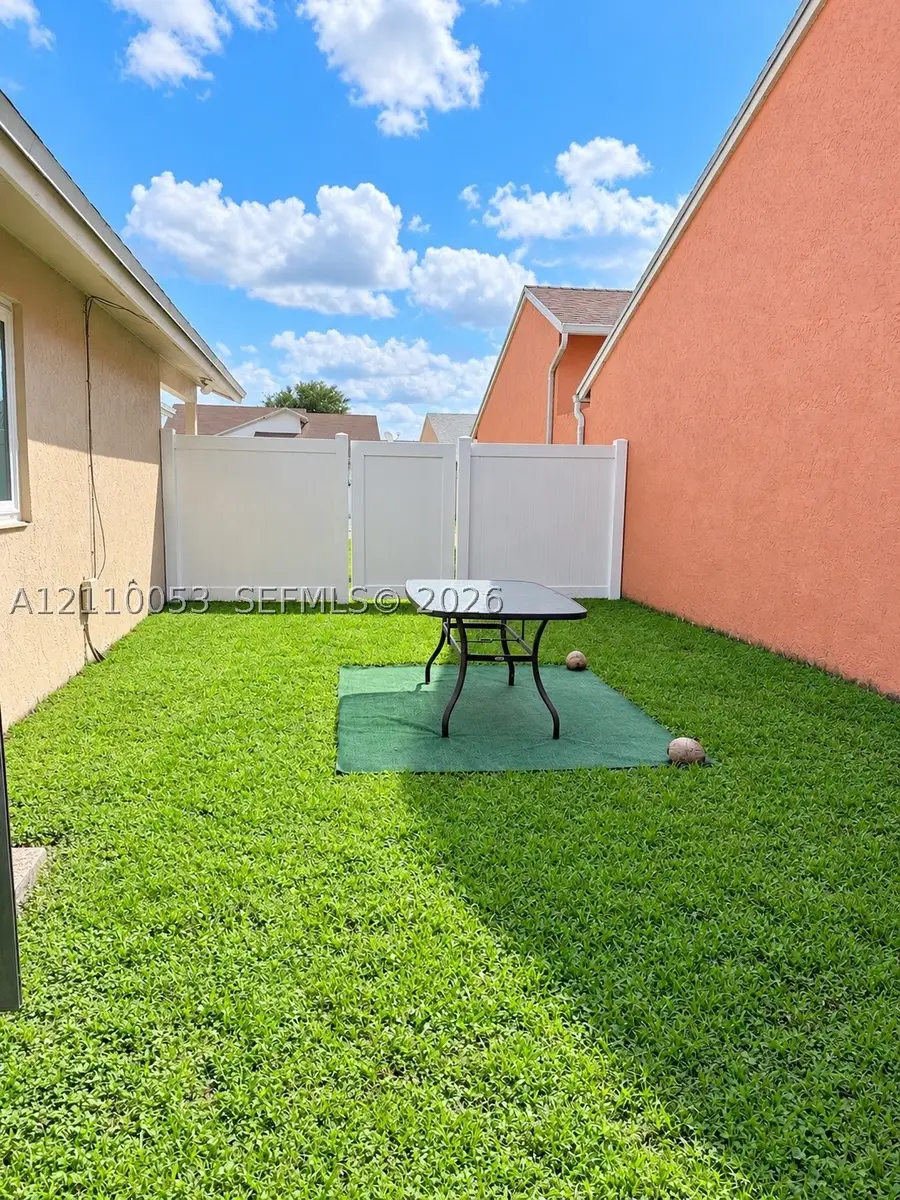 1030 SW 111th Ave, Pembroke Pines, FL 33025 - #3