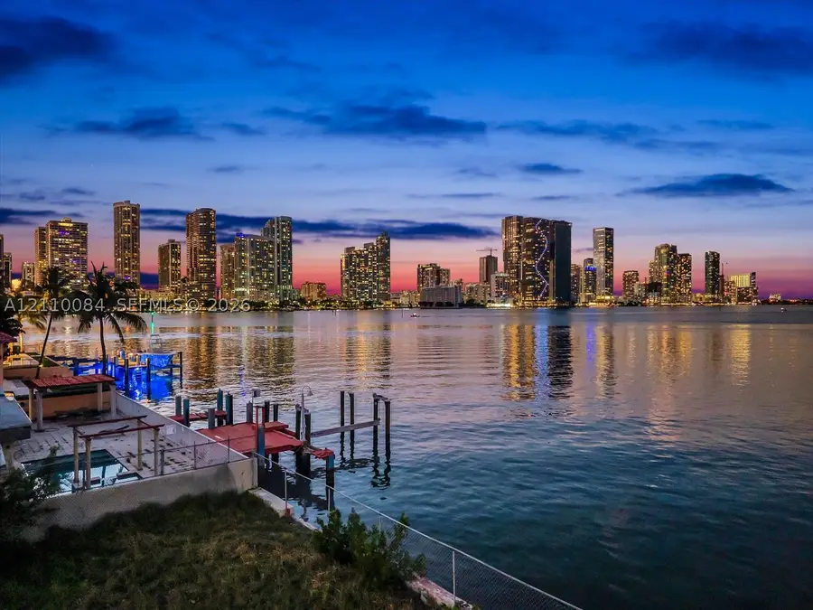 851 N Venetian Dr, Miami, FL 33139 - #2