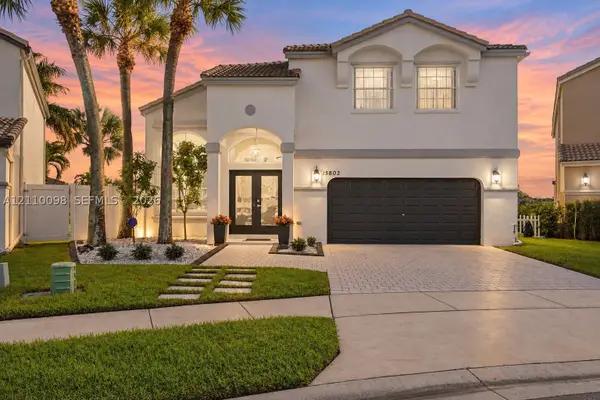 15802 NW 14th Mnr, Pembroke Pines, FL 33028