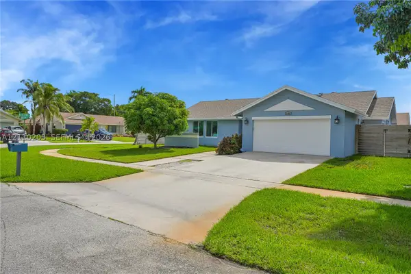 9188 Edgemont Ln, Boca Raton, FL 33434