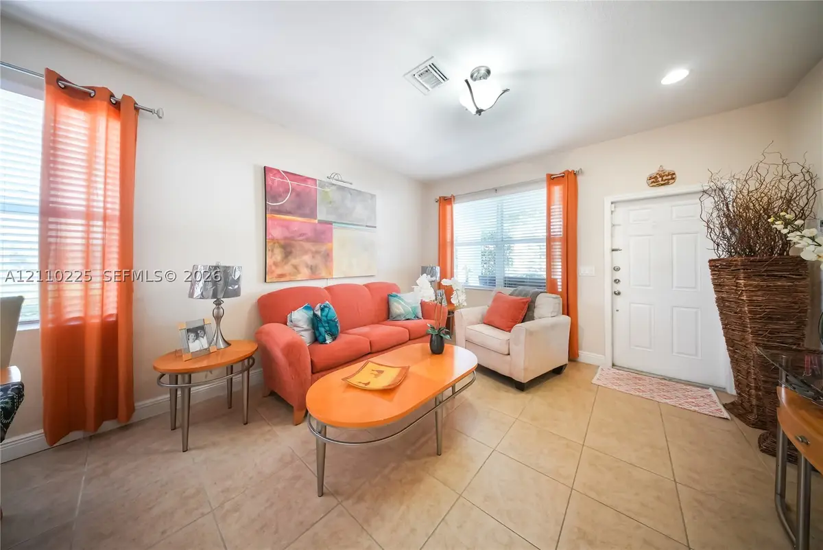 3076 SE 4th Ct, Homestead, FL 33033 - #1