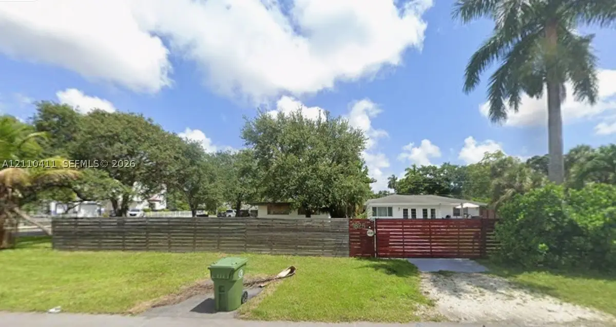 1825 SW 30th St, Fort Lauderdale, FL 33315 - #1